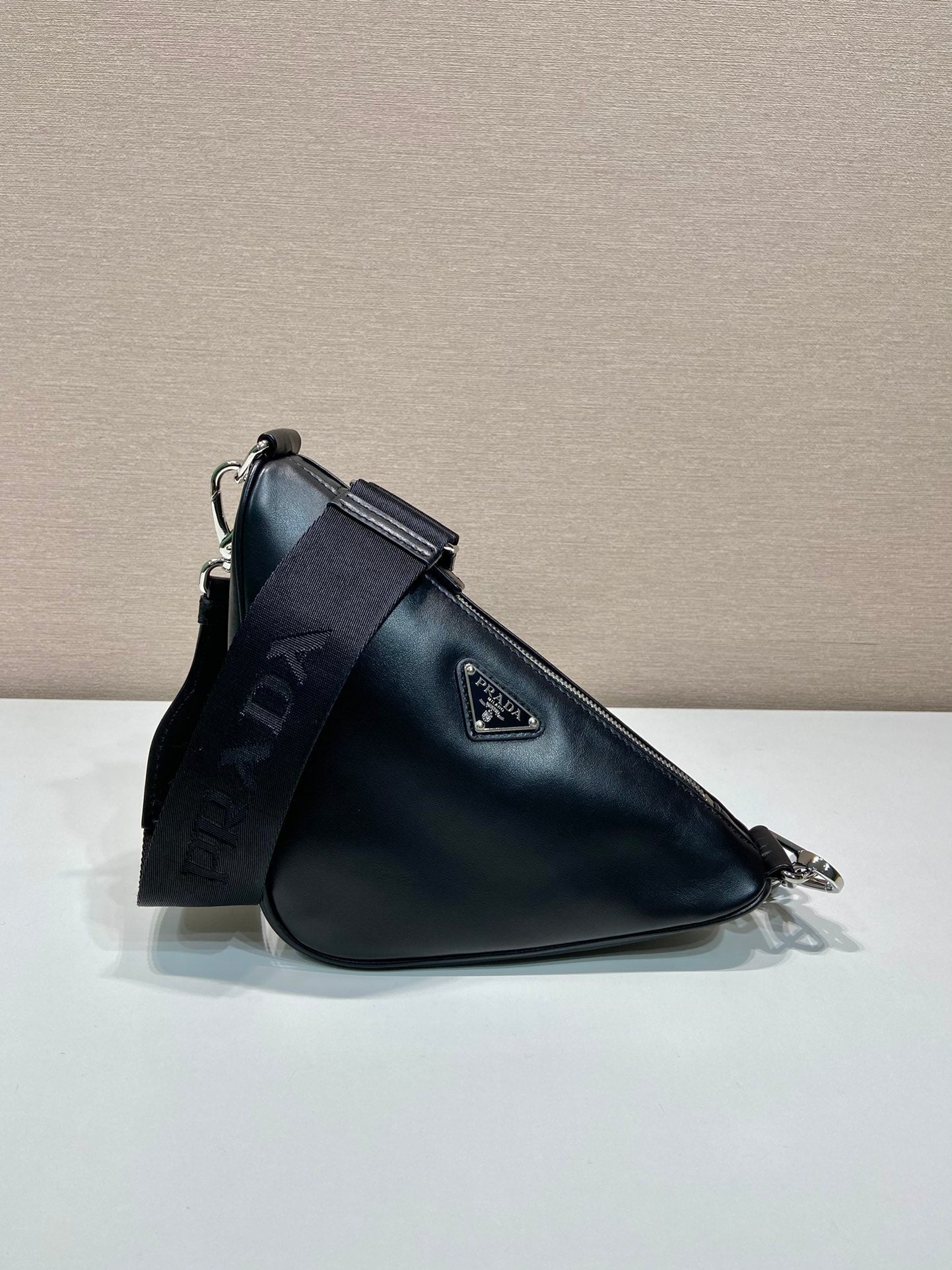 Prada Crossbody – Accessorio premium elegante