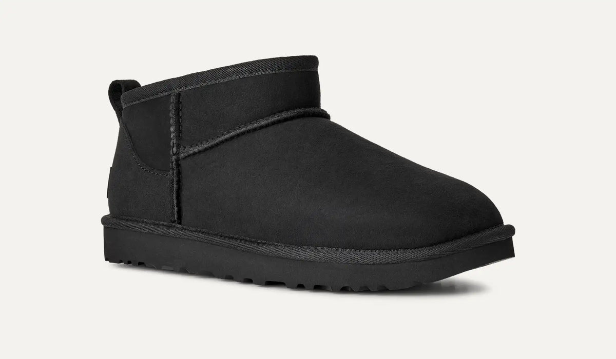 UGG Stivali Classic Ultra Mini Donna in Black