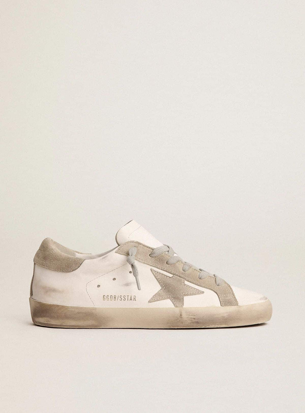 Golden Goose Super-Star Uomo con Stella e Talloncino in Suede Grigio