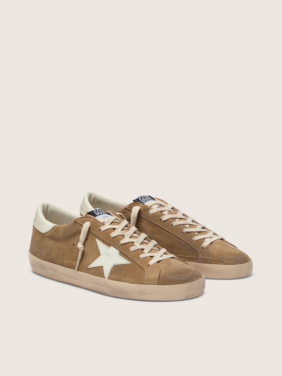 Golden Goose Super-Star Uomo in Suede Tabacco con Stella in Pelle Bianca
