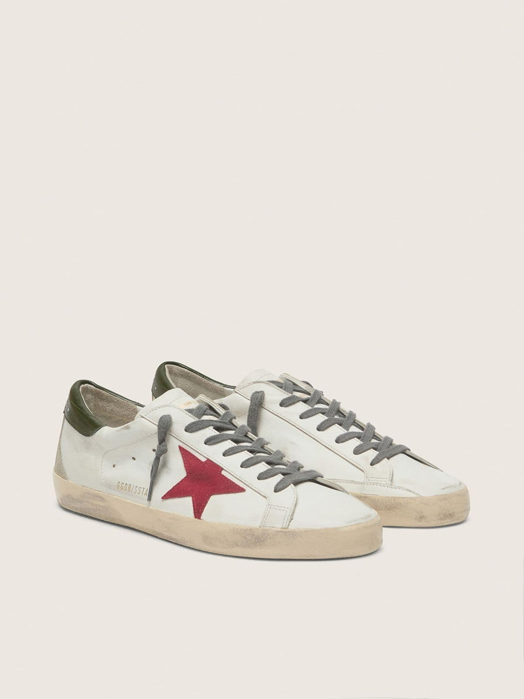 Golden Goose Super-Star Uomo con Stella in Suede Rosso e Talloncino in Pelle Verde