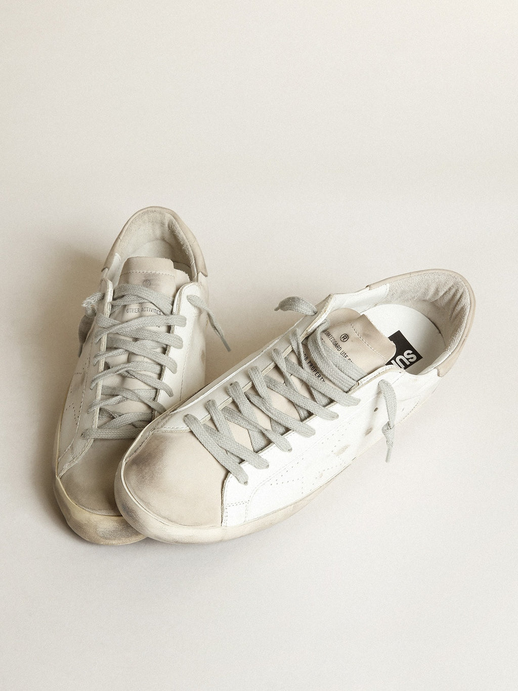 Golden Goose Super-Star Uomo con Stella Traforata e Talloncino Grigio Ghiaccio