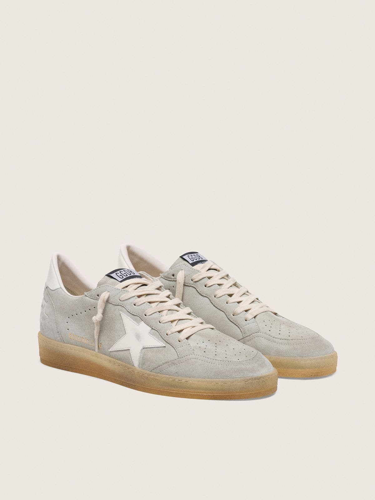 NUOVO ARRIVO - Golden Goose Ball Star Uomo in suede grigio chiaro con stella in pelle bianca