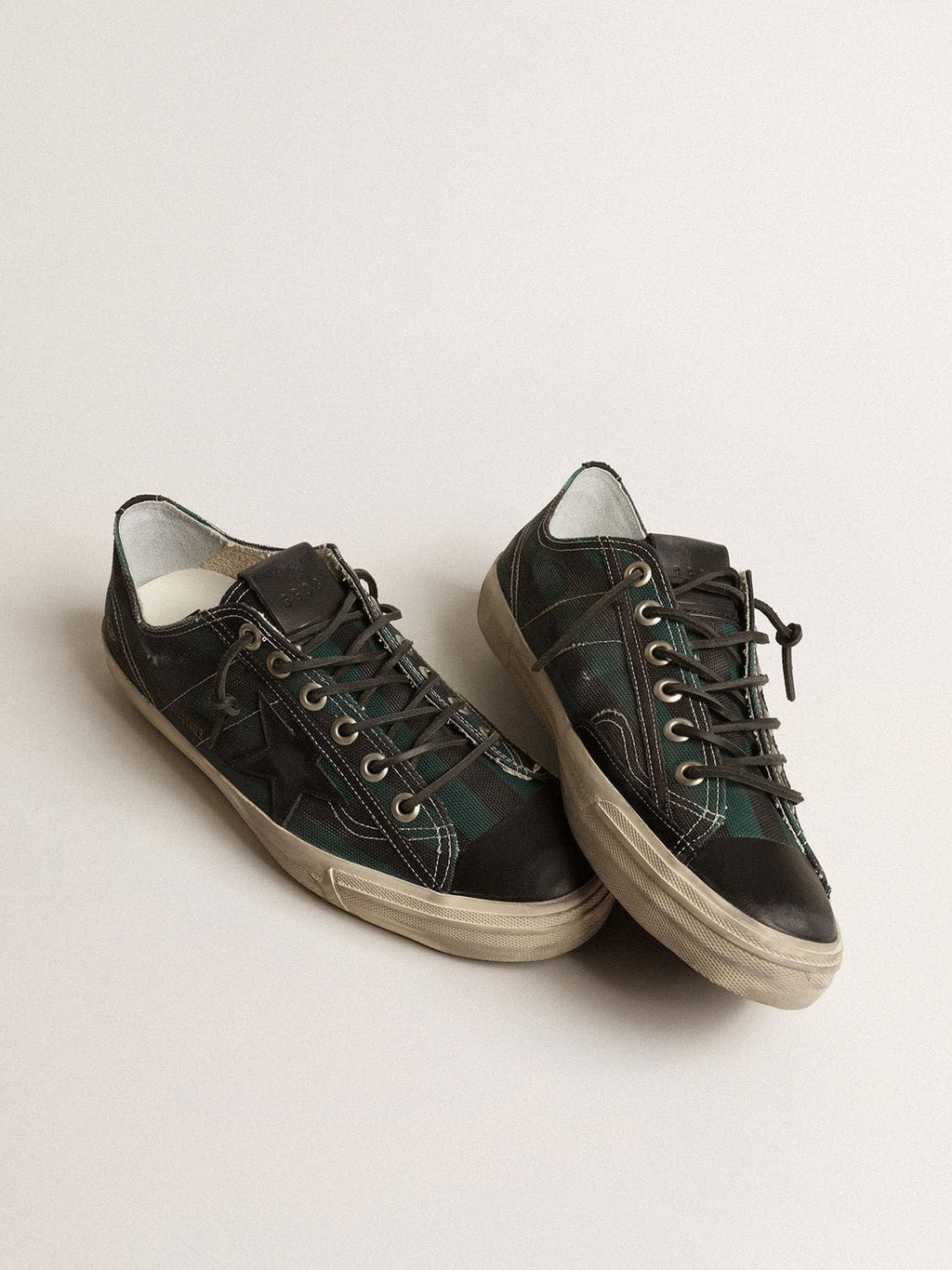 Golden Goose V Star Uomo in Canvas A Righe Nere e Verdi con Stella e Punta in Pelle Nera