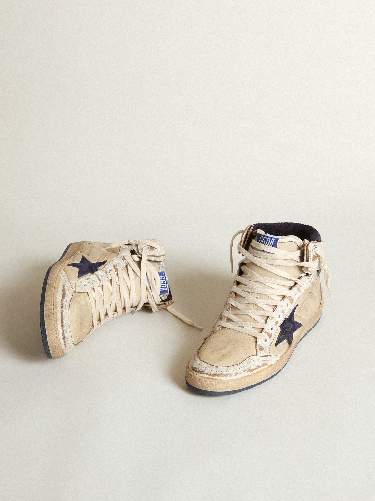 Golden Goose Sky Star Uomo in Nylon Color Panna e Pelle con Stella in Suede Blu