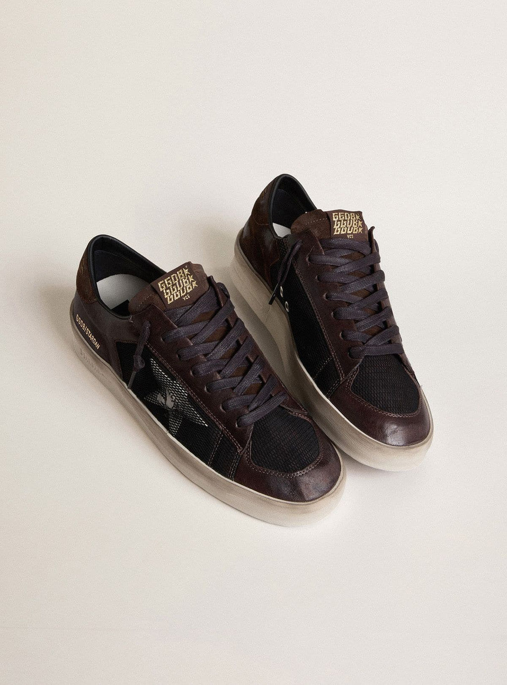 Golden Goose Stardan Uomo in Suede Marrone e Rete Nera con Stella in Pelle Bianca e Inserti in Nappa