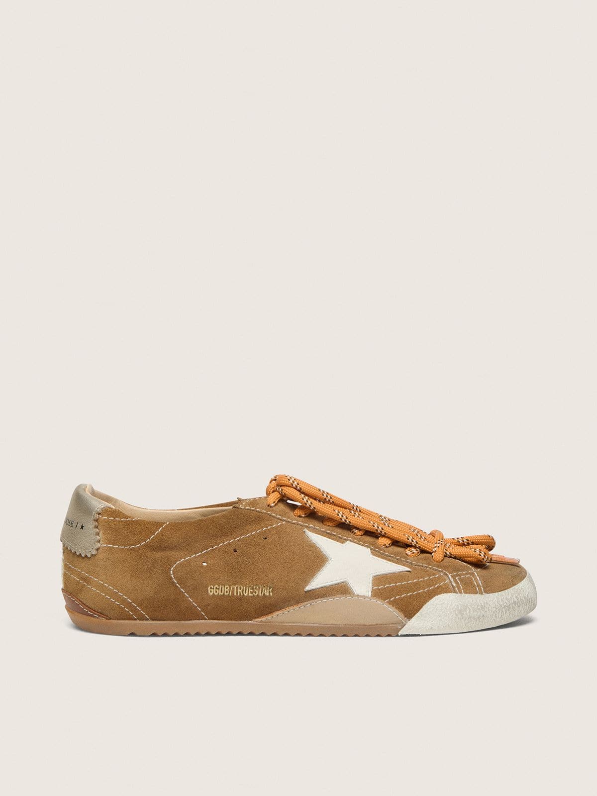 Golden Goose True-Star Uomo in Suede Color Tabacco con Stella Bianca e Talloncino Platino