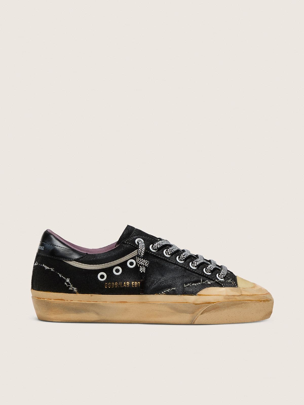Golden Goose Super-Star Uomo Lab in Suede Laminato Nero e Nylon con Stella in Rilievo e Lacci con Cristalli