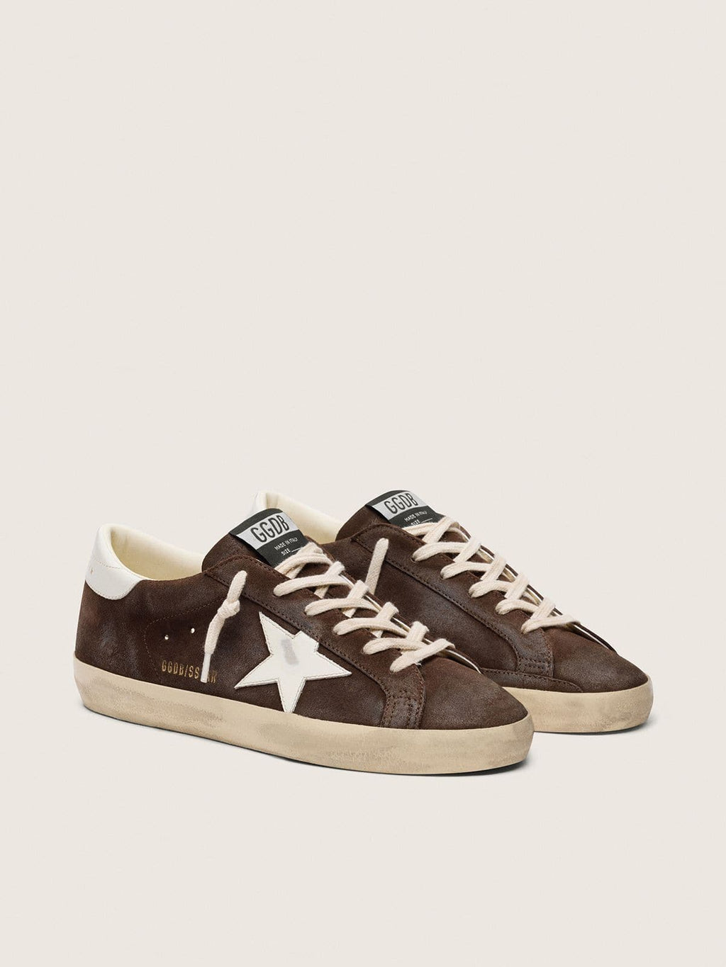Golden Goose Super-Star Uomo in Suede Marrone con Stella Bianca