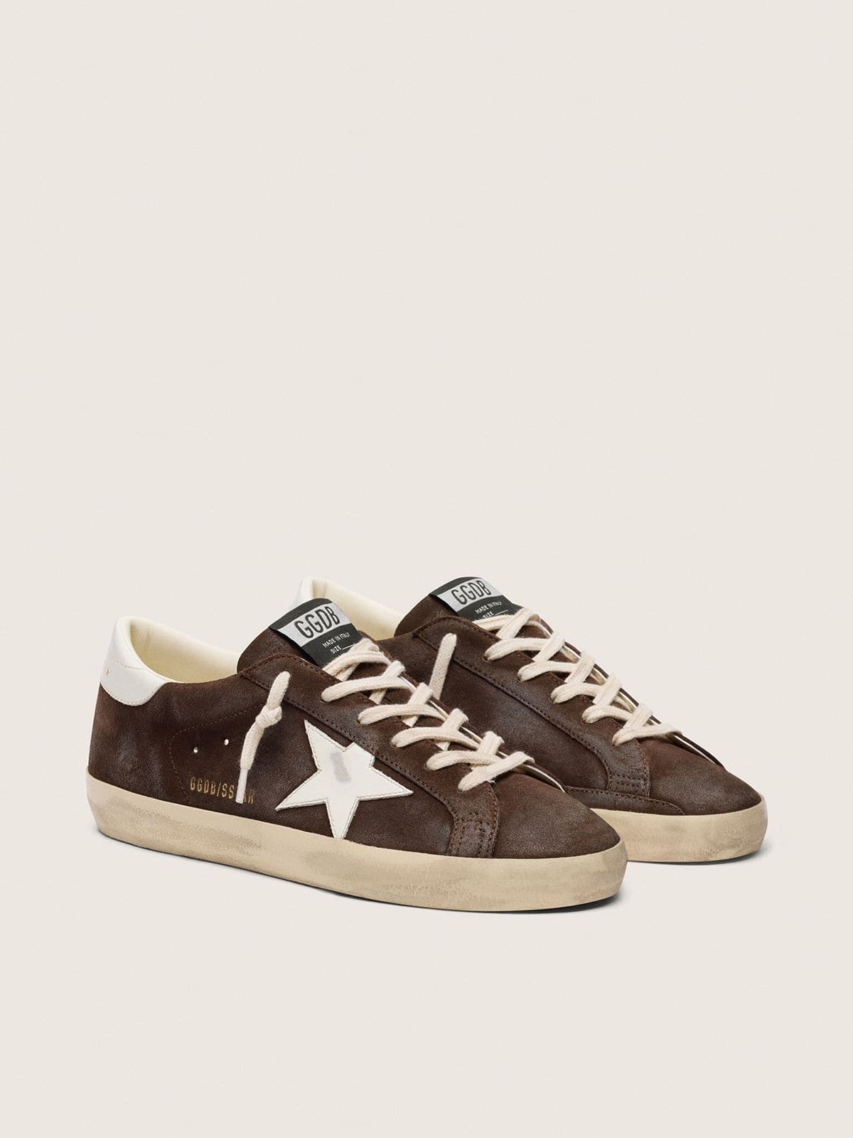 Golden Goose Super-Star Uomo in Suede Marrone con Stella Bianca