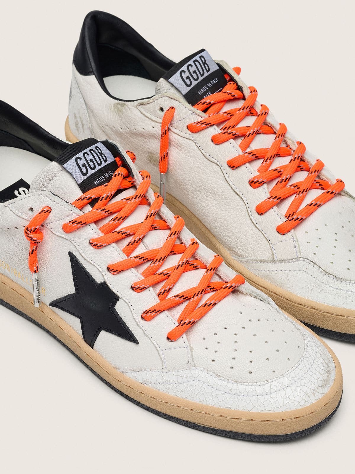 Golden Goose Laccio trekking arancione con dettagli grigi e neri