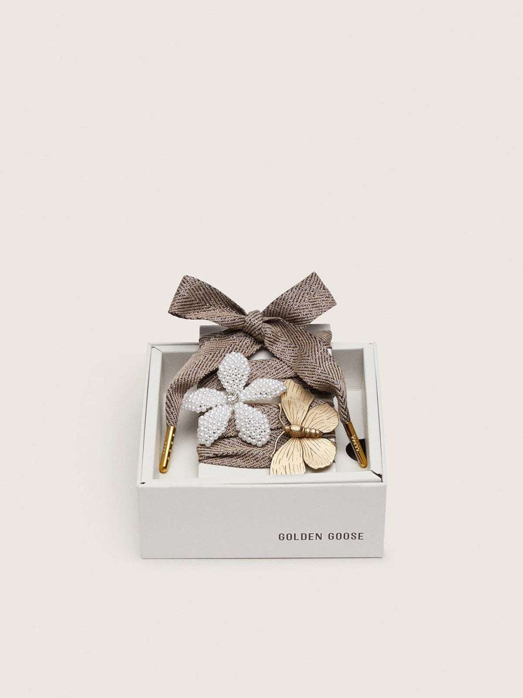 Golden Goose Skins "Sparkling" laccio spigato marrone, nero e argento con due charm applicati