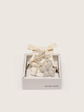 Golden Goose Skins laccio crema con perle applicate