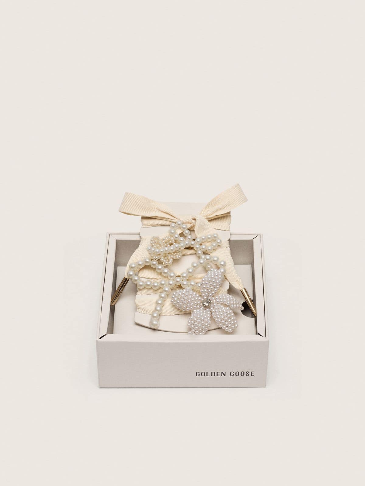 Golden Goose Skins laccio crema con perle applicate
