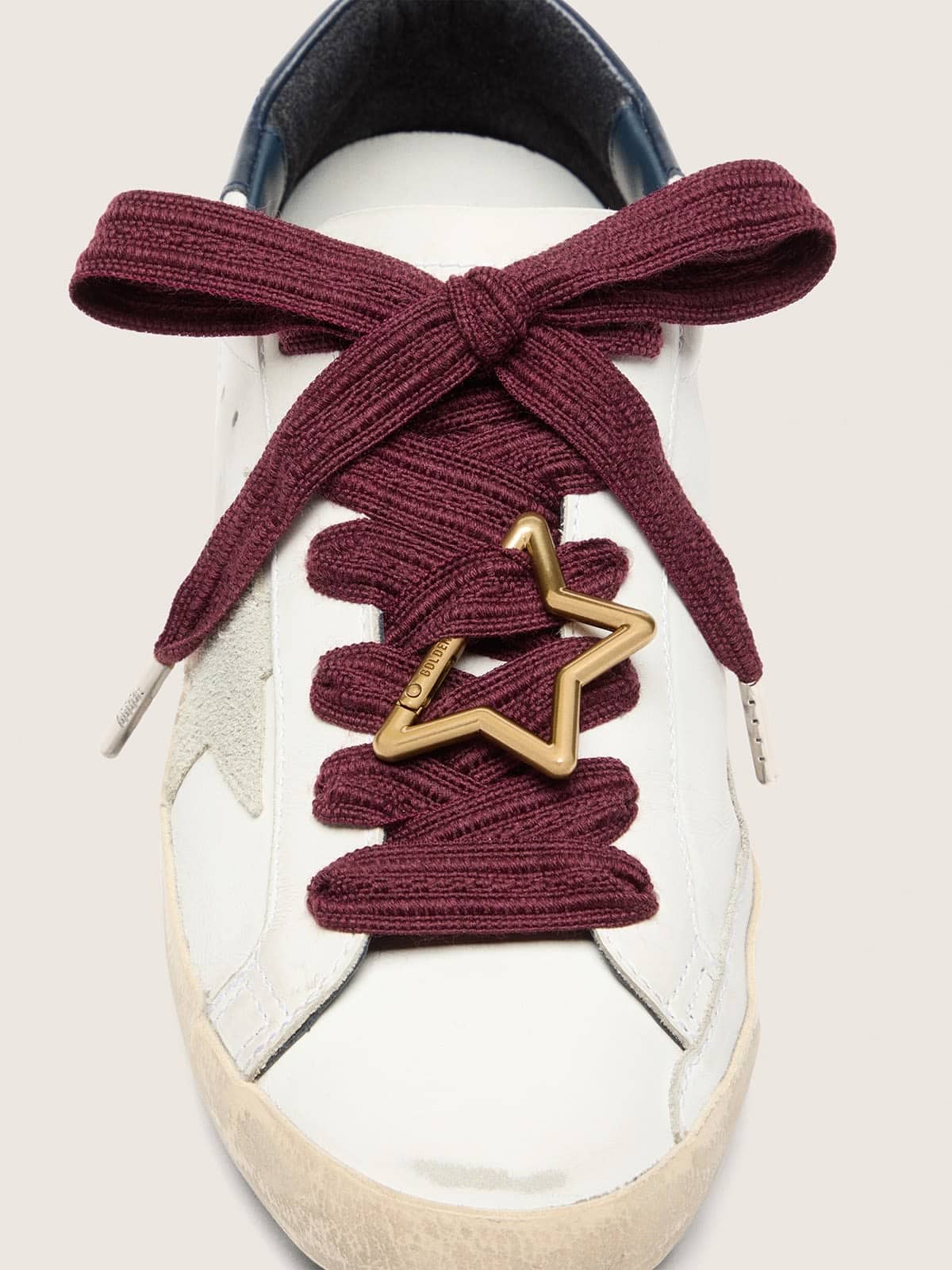 Golden Goose Skins laccio ricamato bordeaux con moschettone a forma di stella