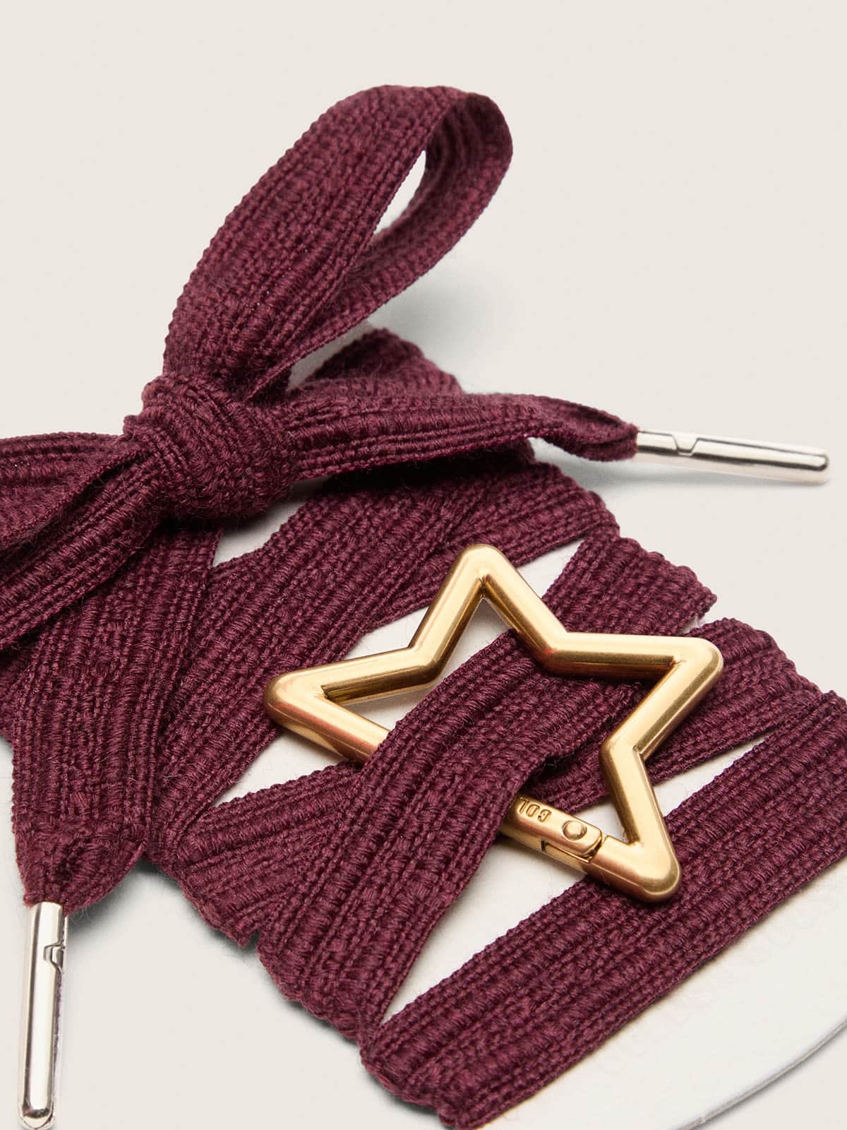 Golden Goose Skins laccio ricamato bordeaux con moschettone a forma di stella