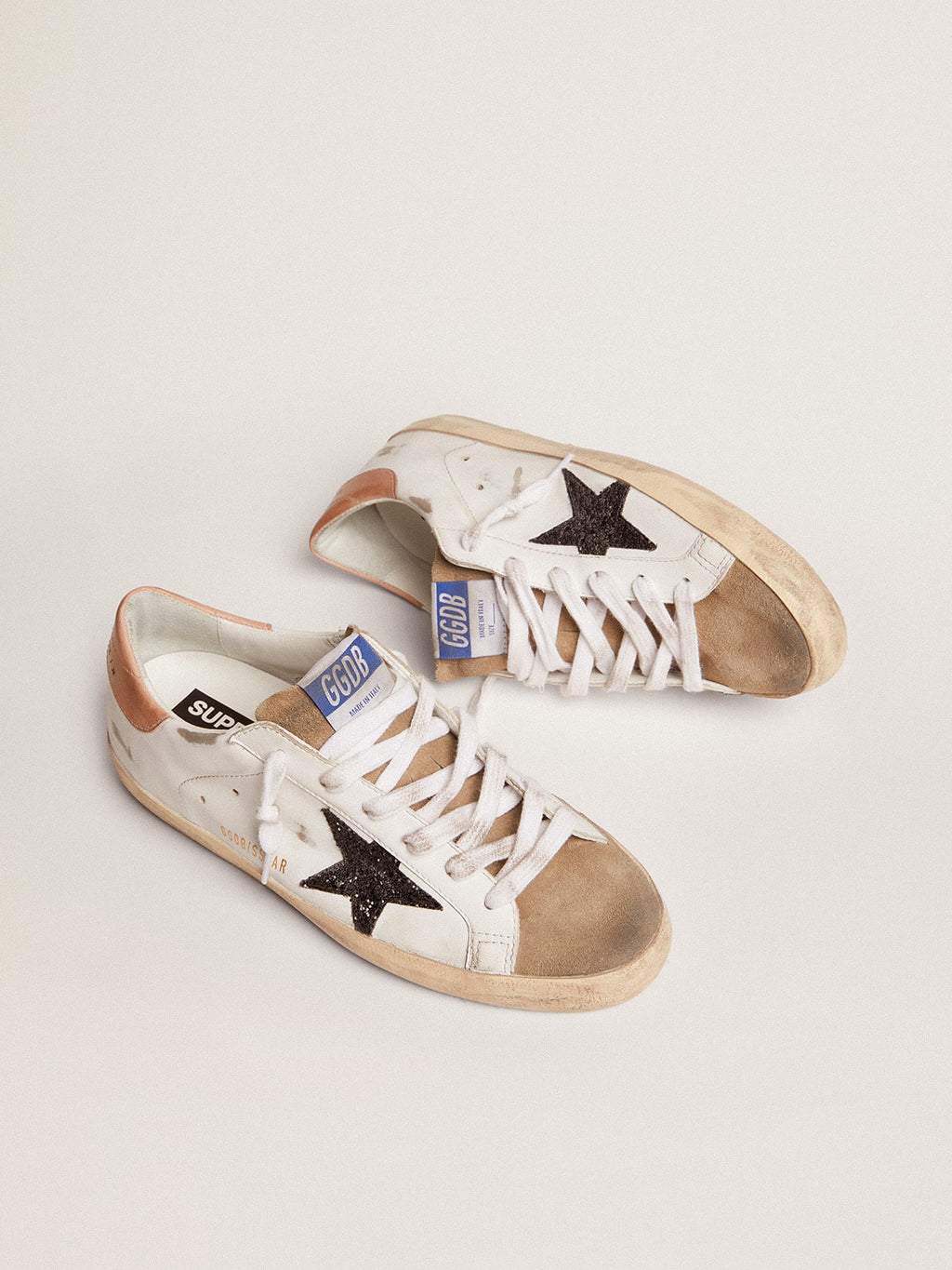 Golden Goose Super-Star Donna con Stella in Glitter Neri e Talloncino Rosa