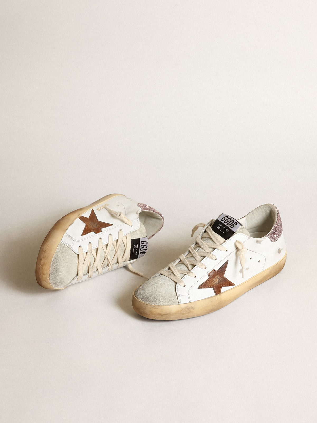 Golden Goose Super-Star con Stella Color Cuoio e Talloncino in Glitter Rosa