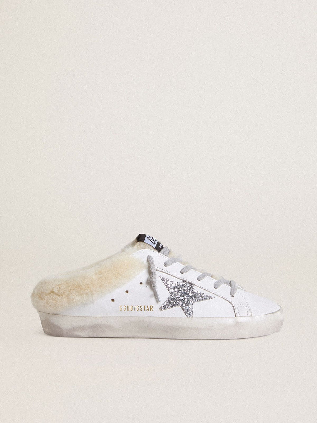 Golden Goose Super-Star Sabot in Pelle Bianca e Fodera in Shearling con Stella Argento