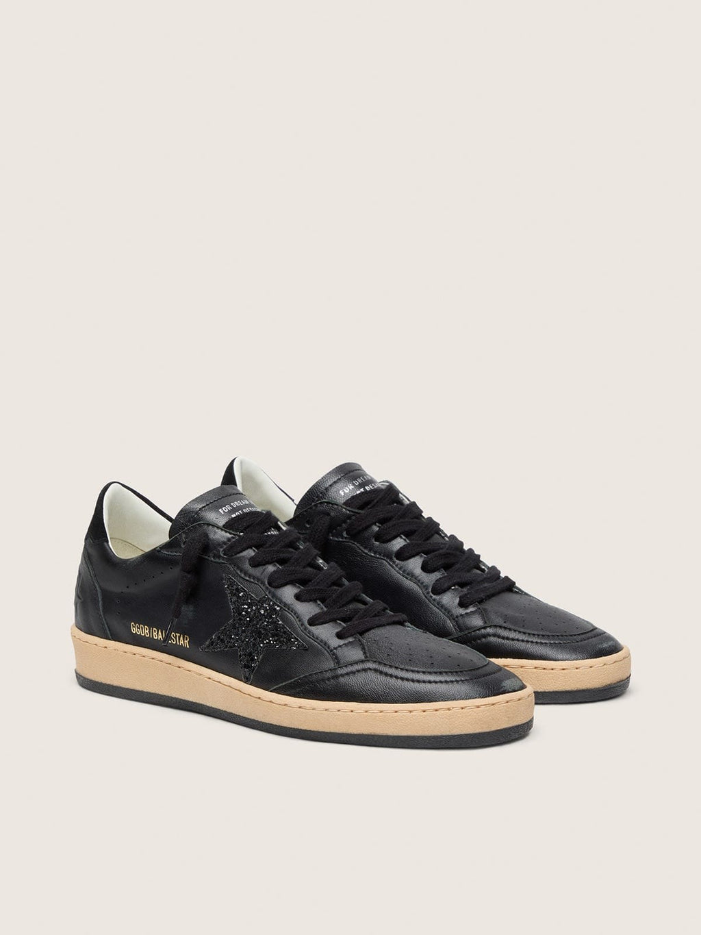Golden Goose Ball Star Donna in Nappa Nera con Stella in Glitter Neri e Talloncino in Suede