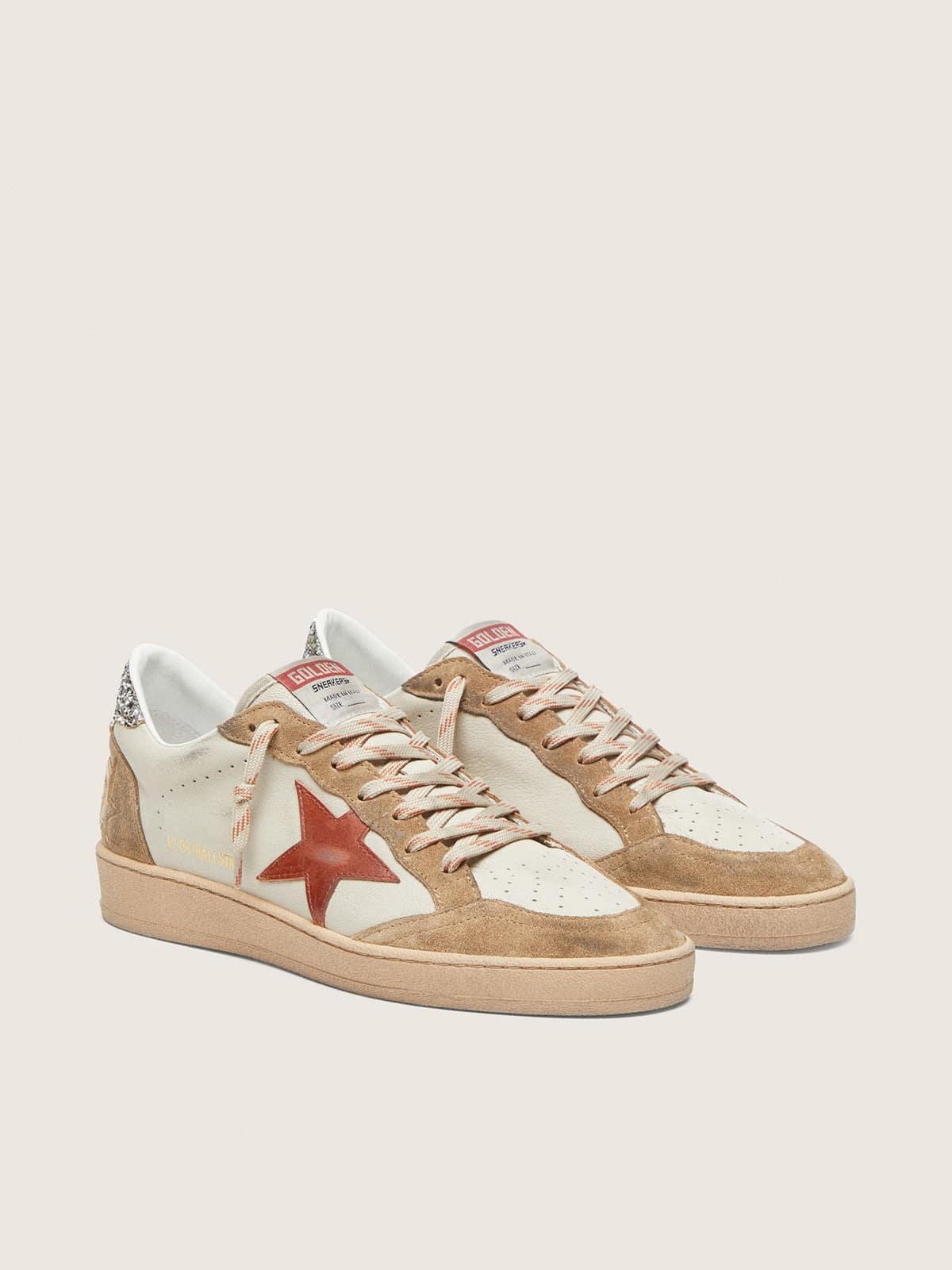 Golden Goose Ball Star Donna in Pelle Crema con Stella in Pelle Mattone e Inserti in Suede