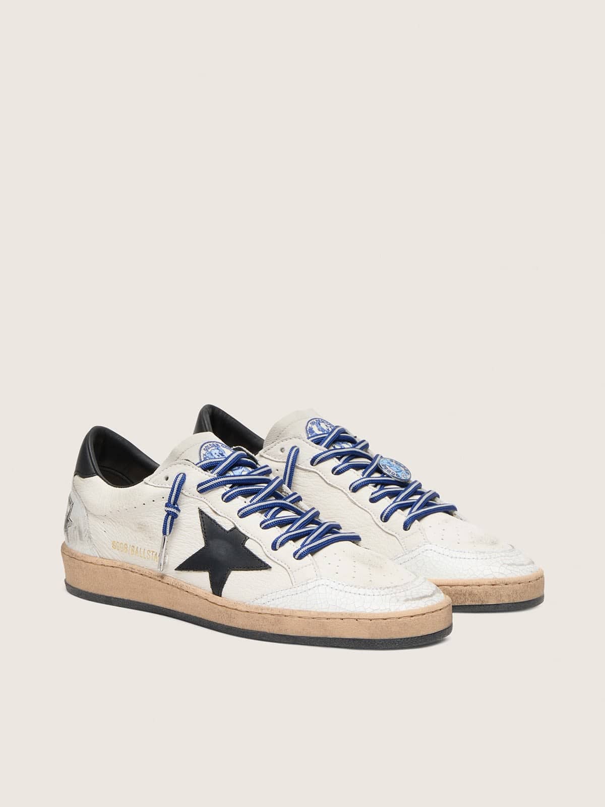 Golden Goose Ball Star Donna Ltd in Nappa Bianca con Stella e Talloncino in Pelle Nera
