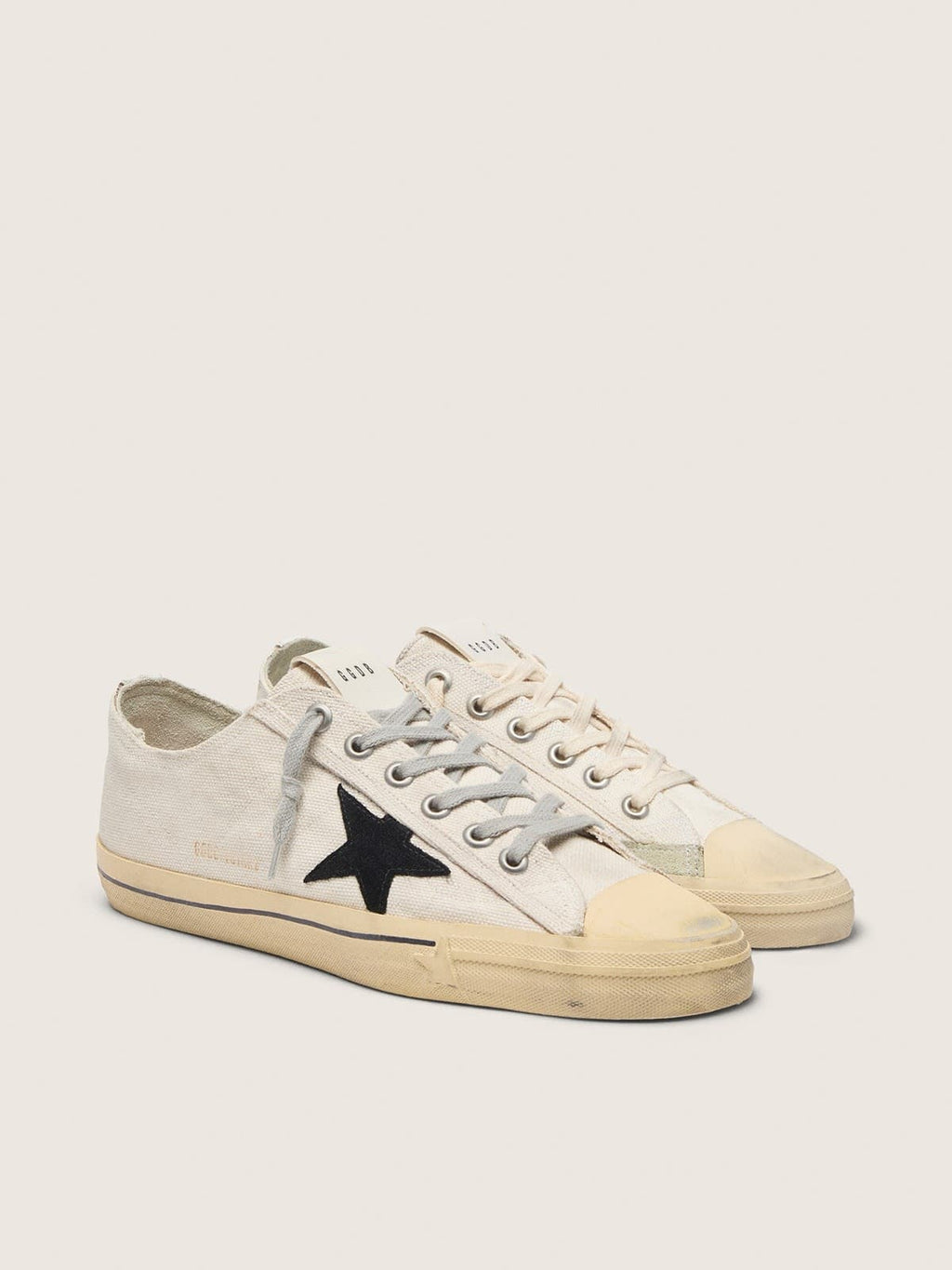 Golden Goose V Star Donna  con Stella in Suede Nero e Scritta Ricamata