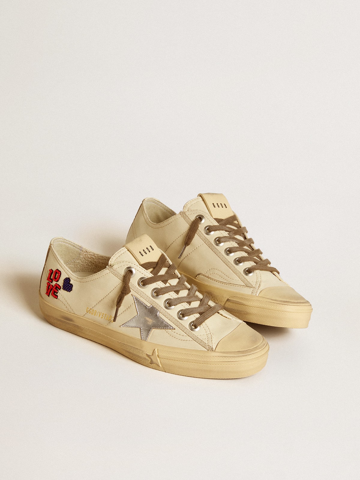 Golden Goose V Star in Nappa  Cru con Stella in Nappa Argento e Ricamo con Perline