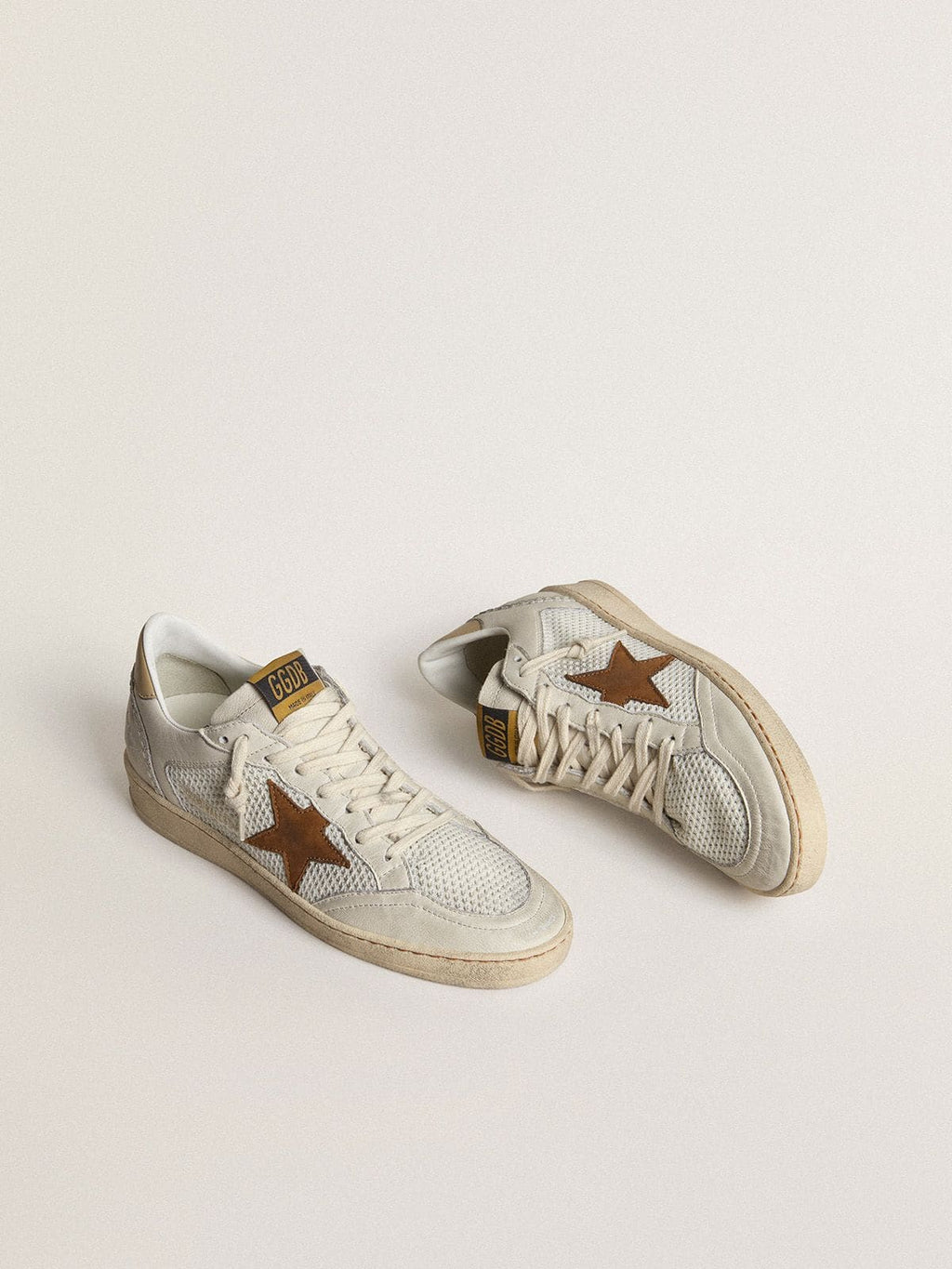 Golden Goose Ball Star Donna in Nappa e Rete Bianca con Stella in Nabuk Color Tabacco e Talloncino Beige