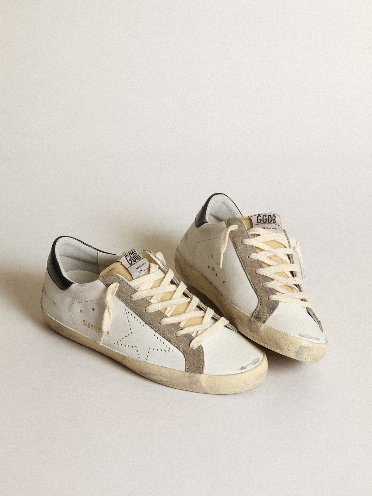 Golden Goose Super-Star Donna con Stella Traforata e Talloncino Color Blu Notte