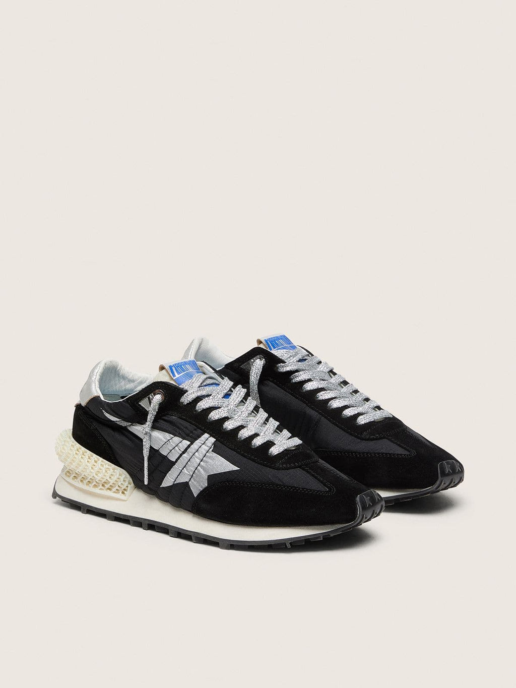 Golden Goose Marathon Donna con Tomaia in Nylon Ripstop di Colore Nero e Stella Argento