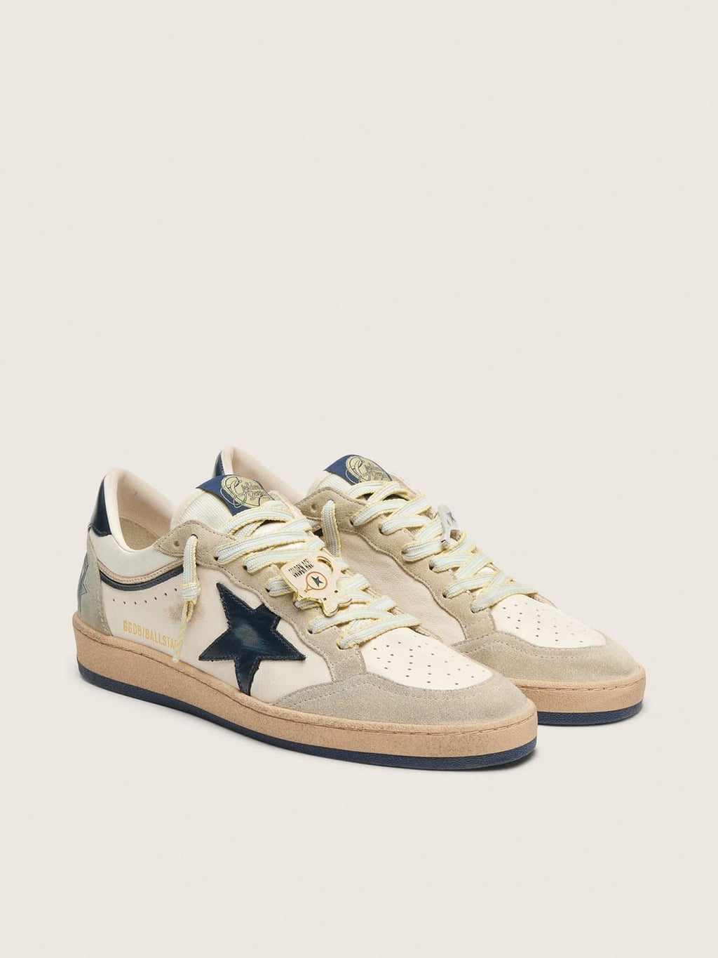 Golden Goose Ball Star Ltd Donna in Pelle Bianca e Suede Grigio Chiaro con Stella Blu Scuro e Skins Applicata