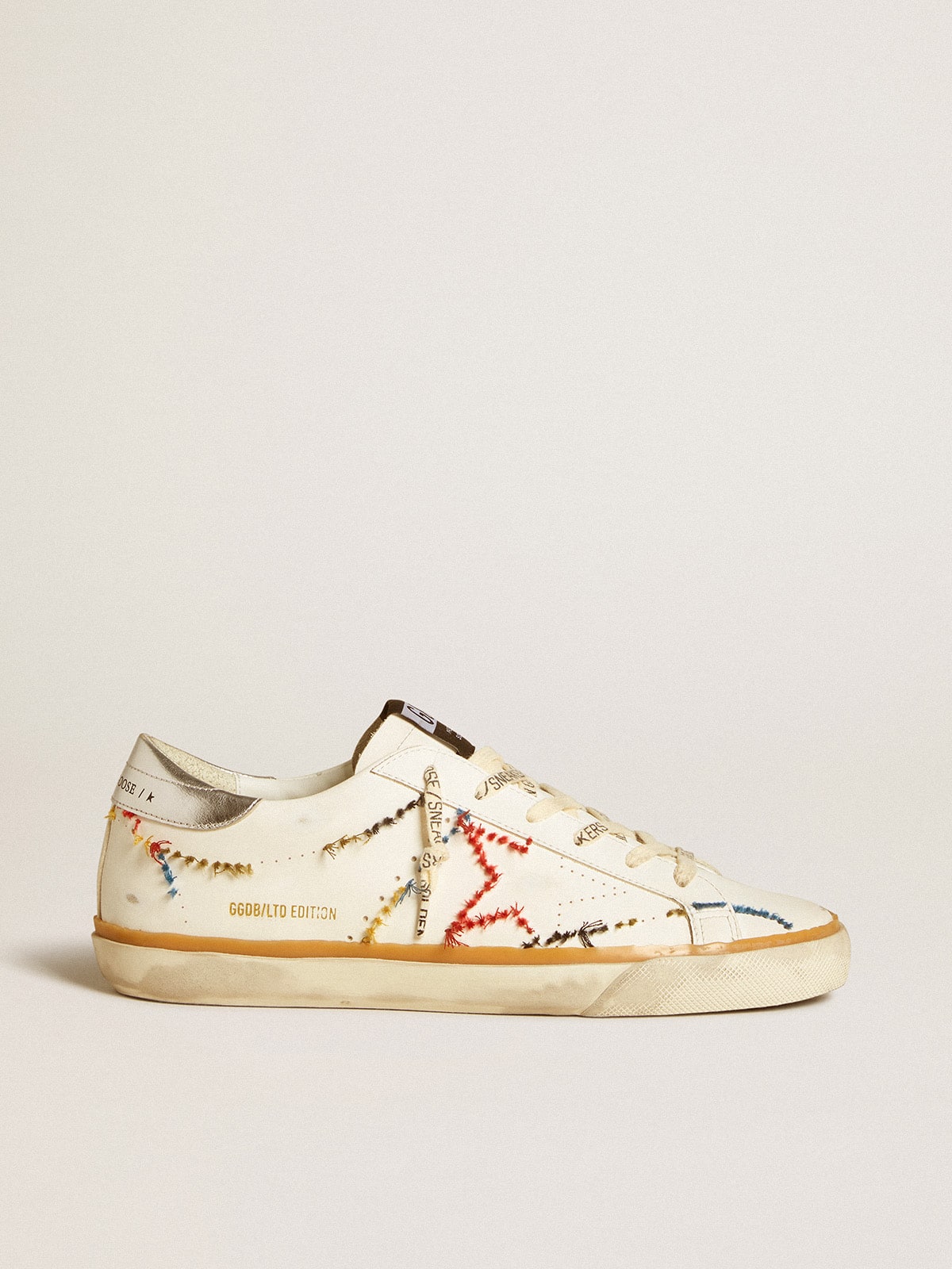 Golden Goose Super-Star Donna Ltd con Stella Traforata e Talloncino in Pelle Laminata