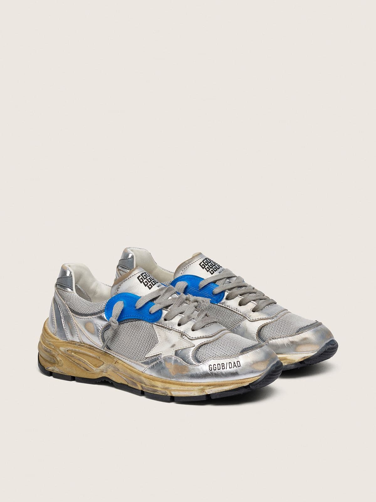 Golden Goose Dad Star Donna in Pelle Laminata Argento e Rete con Stella in Pelle Bianca e Talloncino Argento