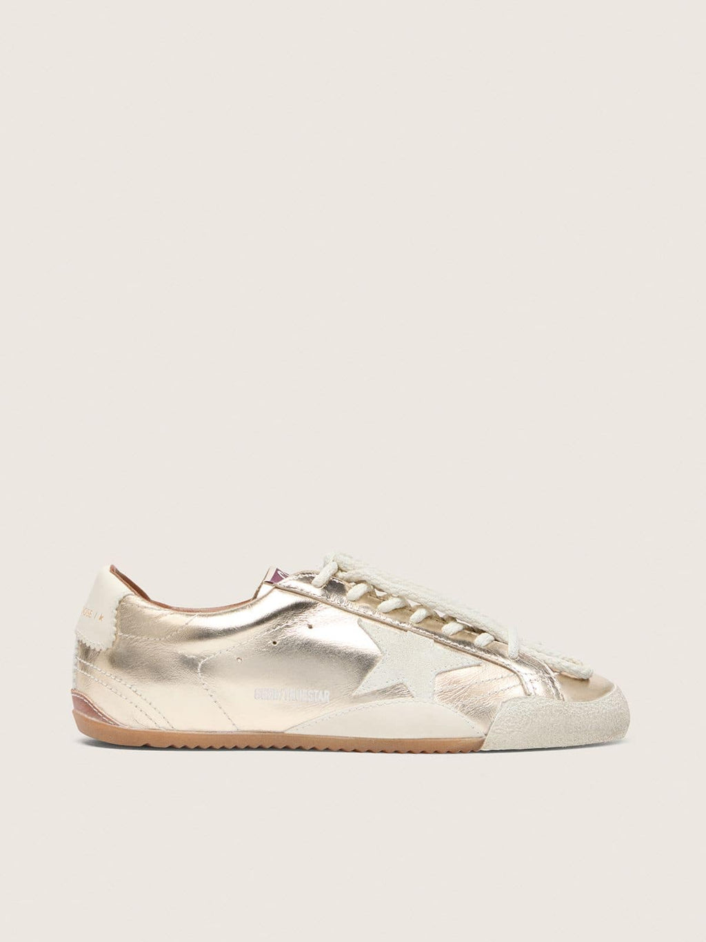 Golden Goose True-Star Donna in Pelle Laminata Platino con Stella in Suede Grigio Chiaro