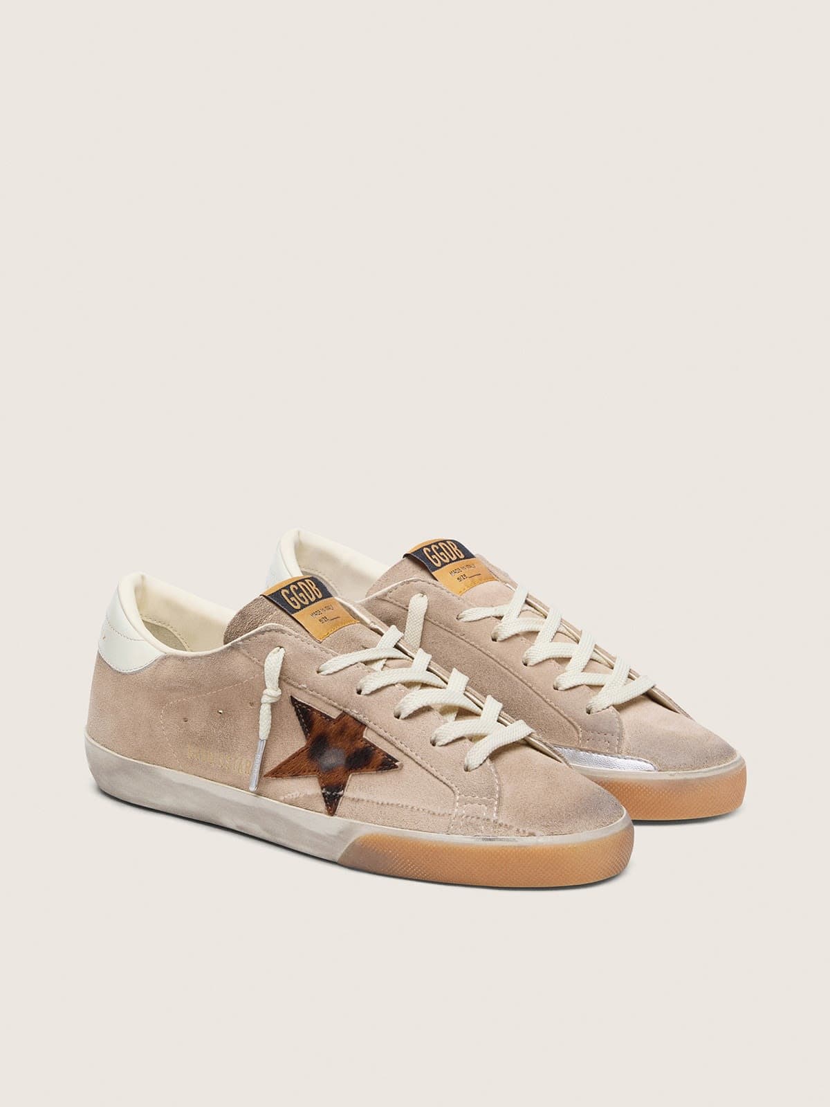 Golden Goose Super-Star Donna in Suede Beige con Stella Leo