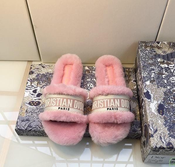 Dior pantofole – Accessorio premium elegante