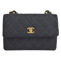 CHANEL 1991-1994 Quilted CC Cross Body Shoulder Bag Black – Accessorio premium elegante