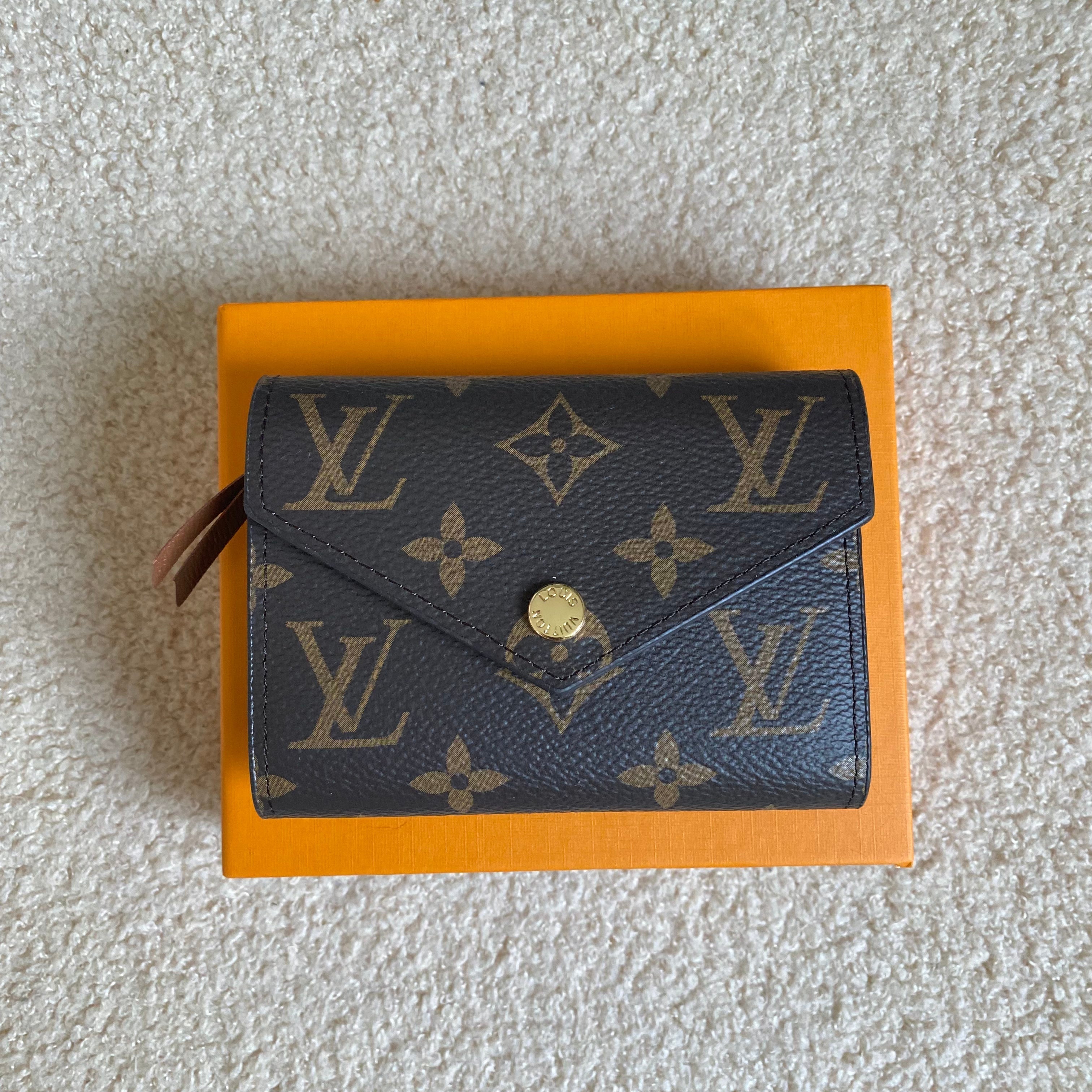 Porte Cartes Louis Vuitton – Accessorio premium elegante