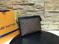 LV POCHETTE VOJAGE MM – Accessorio premium elegante